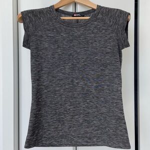 66 North - Alti T-Shirt - Women’s Active Top - Size Medium - V High Quality